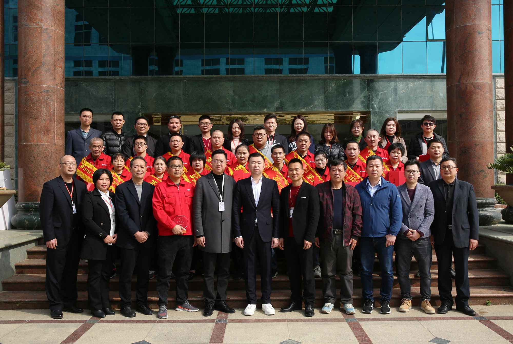 3FB体育-B官方网站-B体育(中国)召开2020年度经营总结暨表彰大会